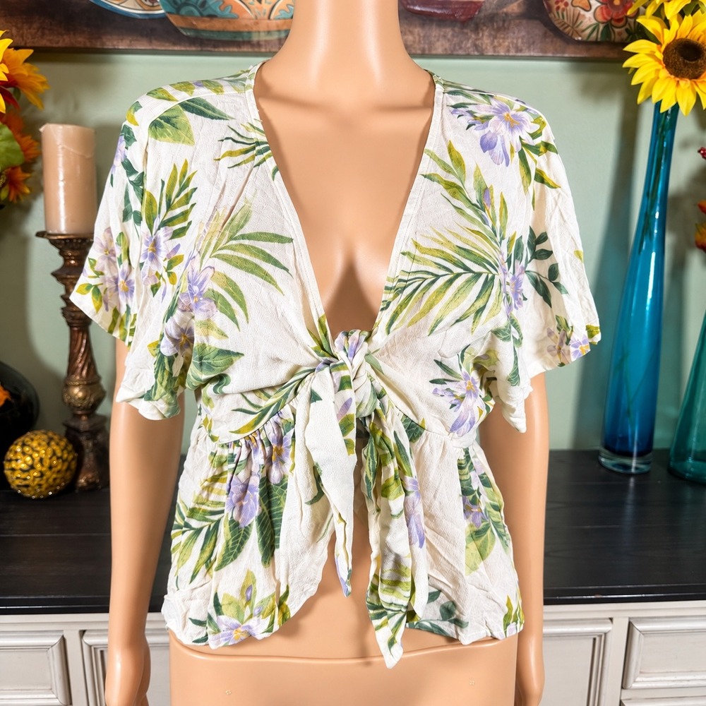 American Eagle White Floral Tie Front Blouse Boho Coastal Cottagecore Romantic